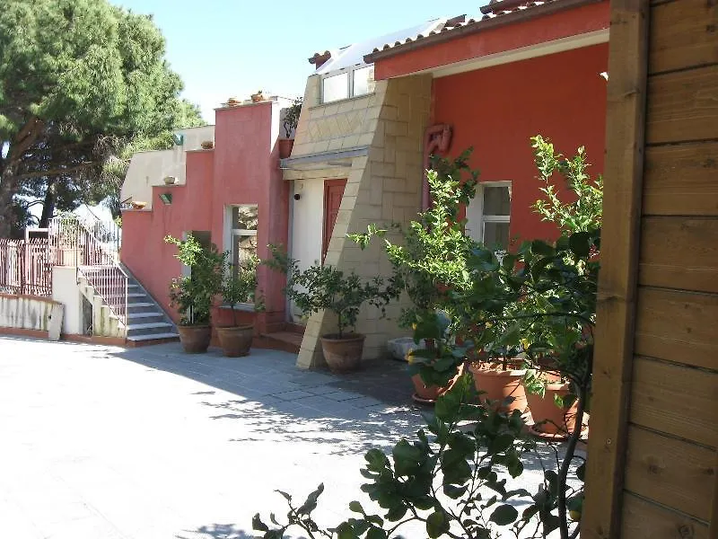 מונריאלה Bnb Casa Rossa