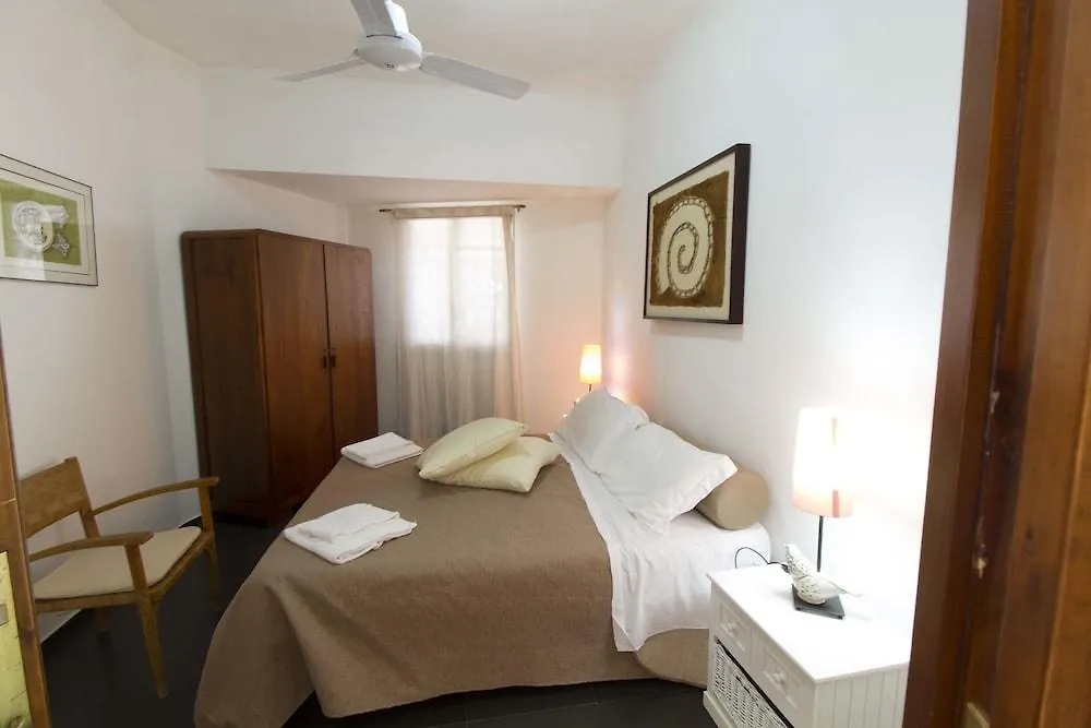 מונריאלה Bnb Casa Rossa