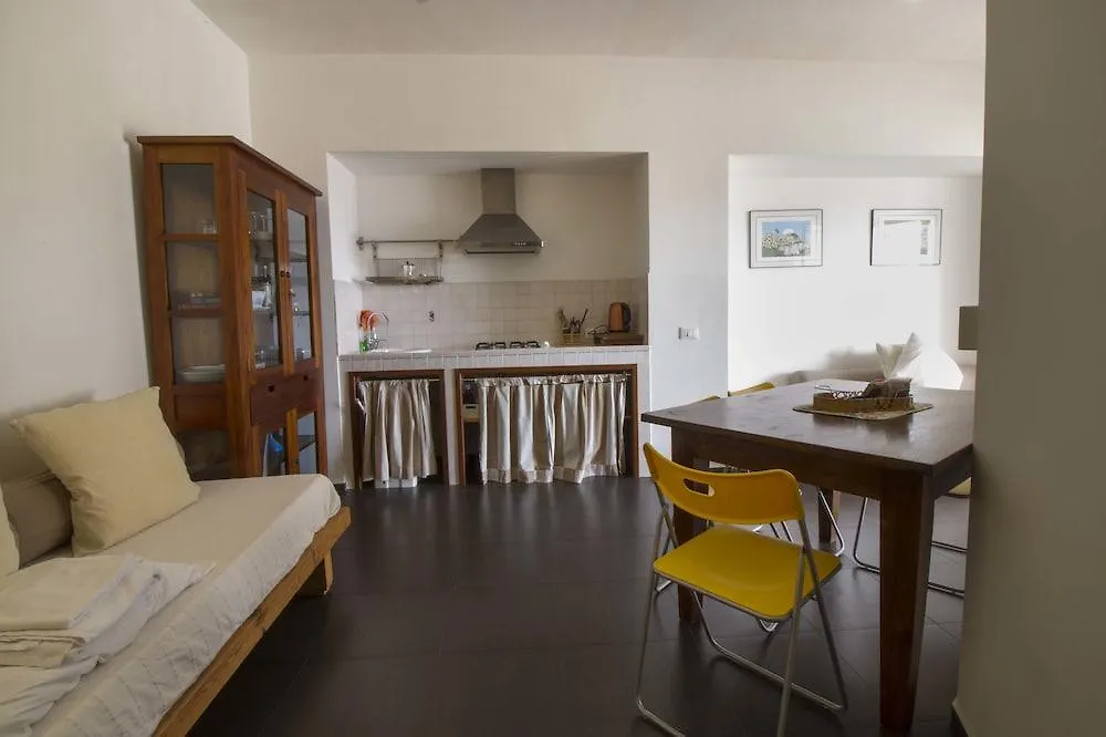 מונריאלה Bnb Casa Rossa איטליה