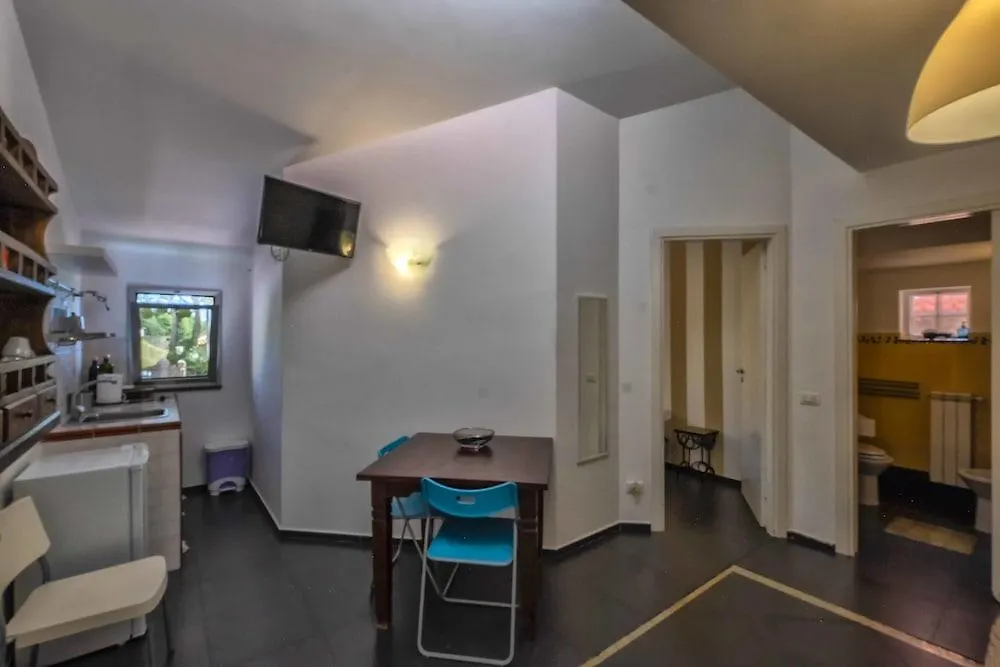 לינה וארוחת בוקר מונריאלה Bnb Casa Rossa