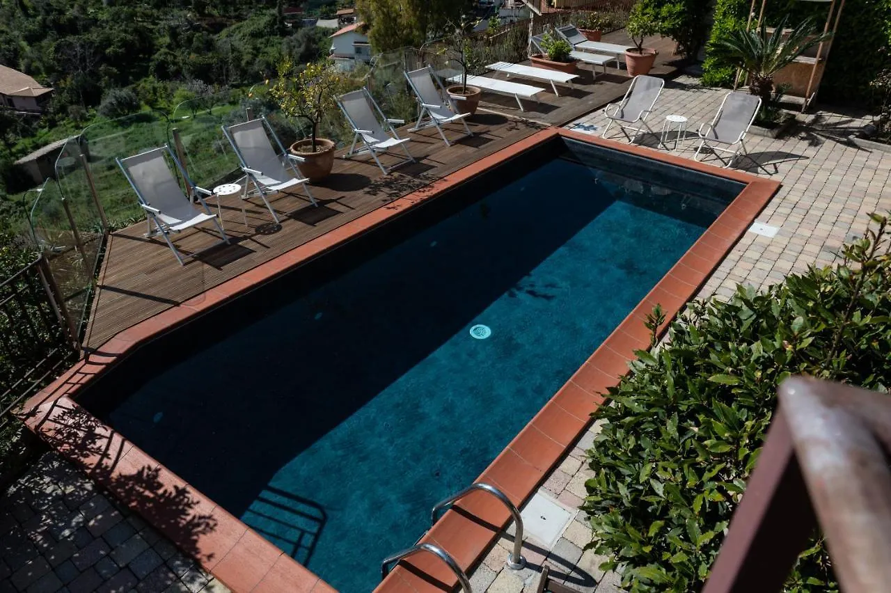 לינה וארוחת בוקר מונריאלה Bnb Casa Rossa