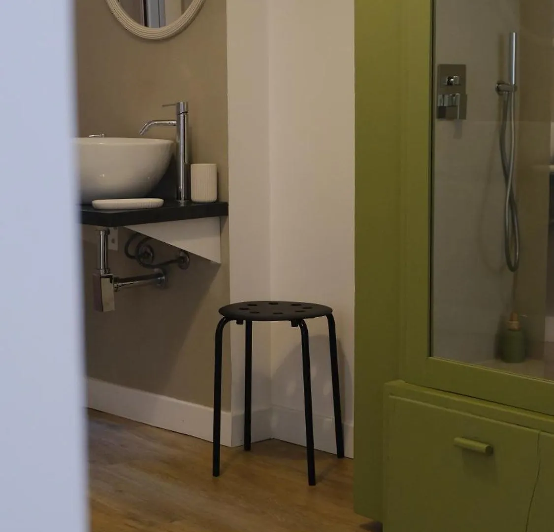 מונריאלה Bnb Casa Rossa 3*,  איטליה