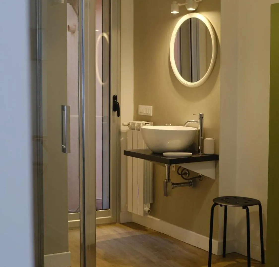 מונריאלה Bnb Casa Rossa