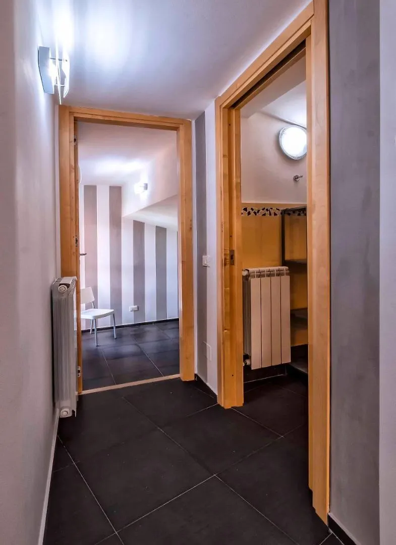 לינה וארוחת בוקר מונריאלה Bnb Casa Rossa