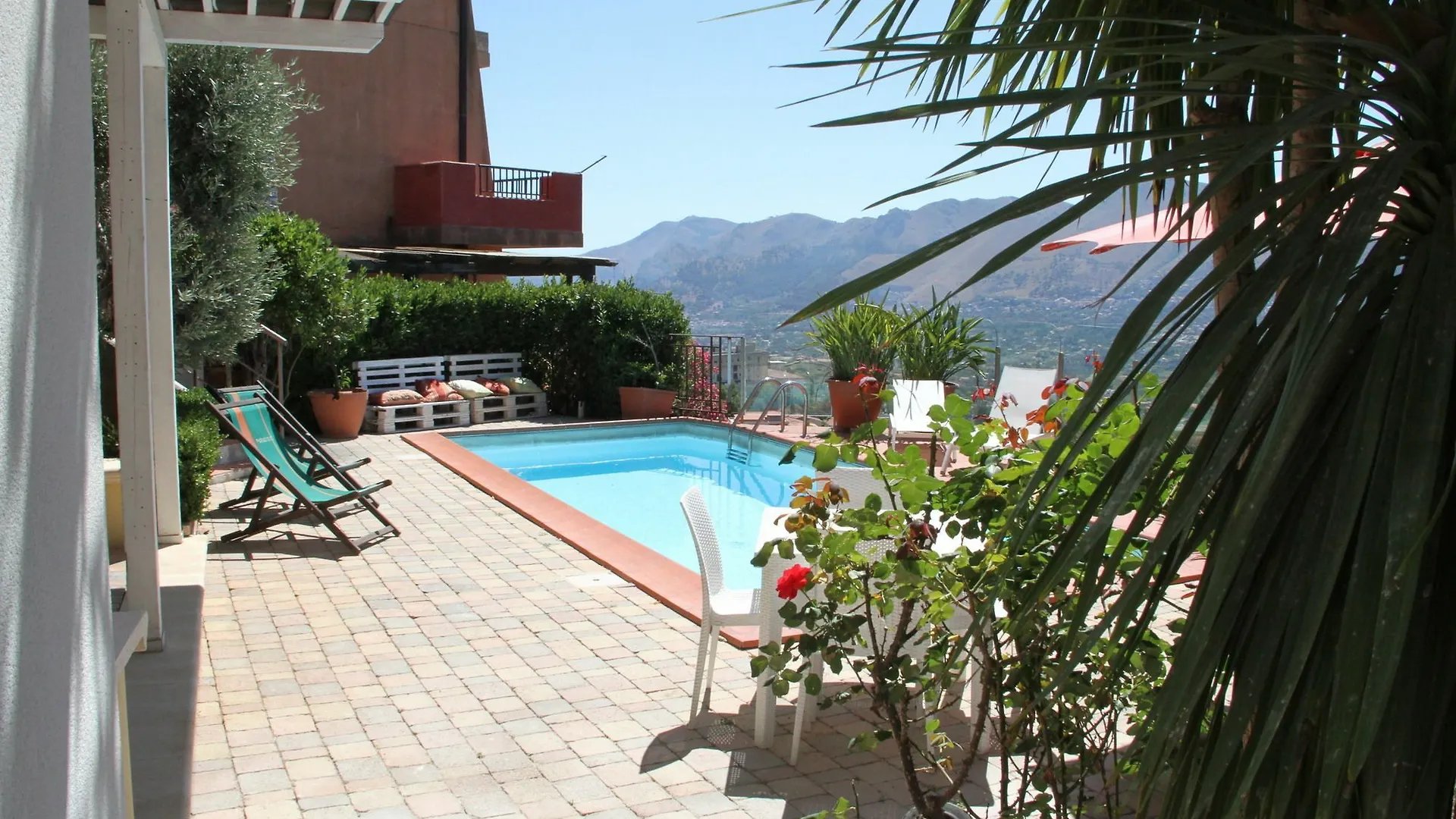 מונריאלה Bnb Casa Rossa לינה וארוחת בוקר