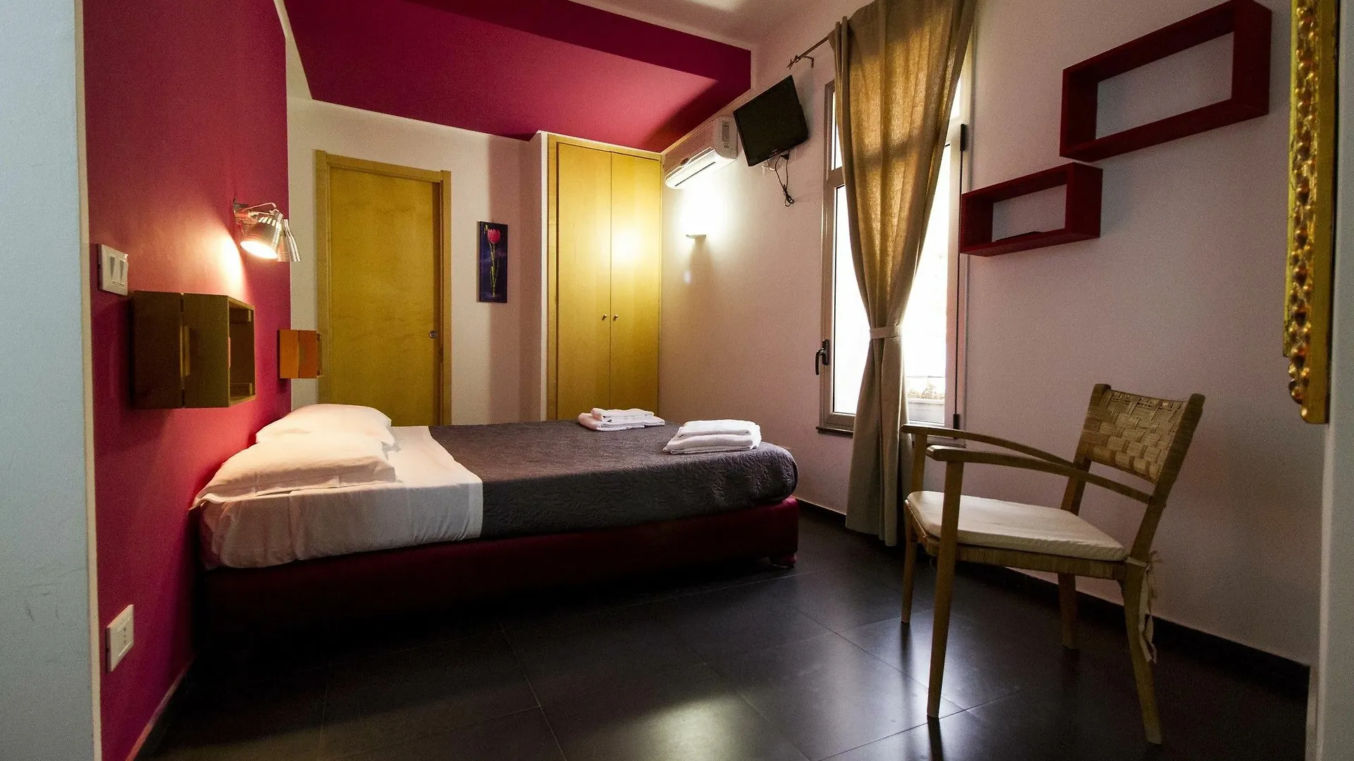 מונריאלה Bnb Casa Rossa
