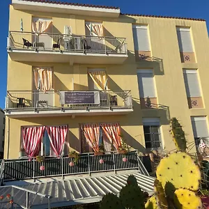 Piccolo Di 2*, Lavagna Italia